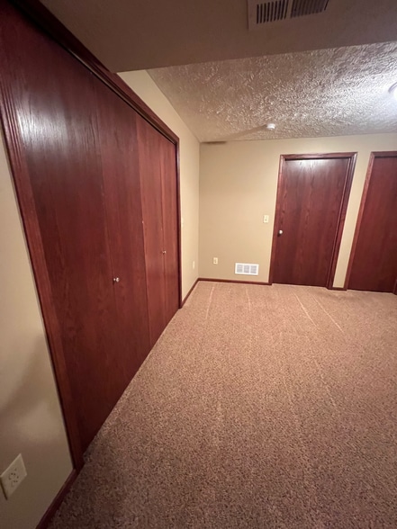 Building Photo - 4831 10th Ave