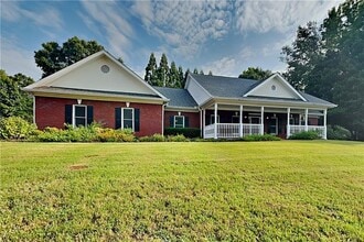 Building Photo - 601 Peach Pl