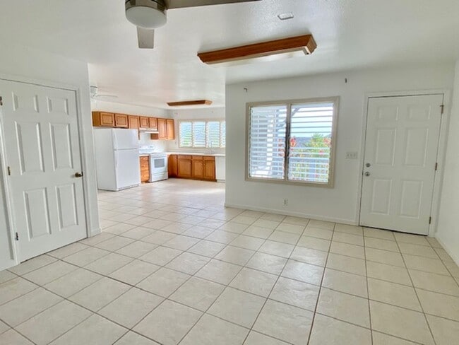 Building Photo - 202 - CA