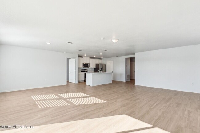 Building Photo - 65445 River Glen Pkwy