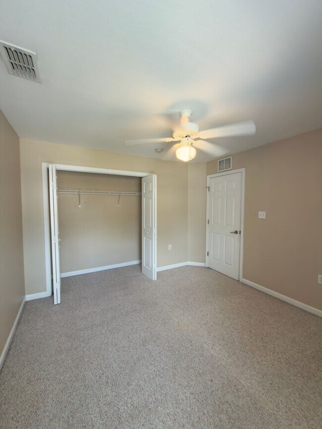 Building Photo - 1320 Hendrix Rd