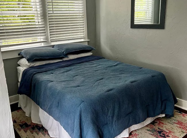 Building Photo - 1531 Hough St