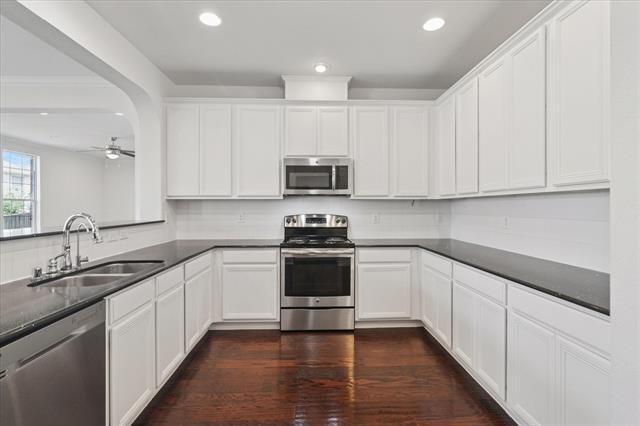 Building Photo - 2005 Testament Trail