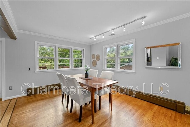 Building Photo - 3035 Hazelton St