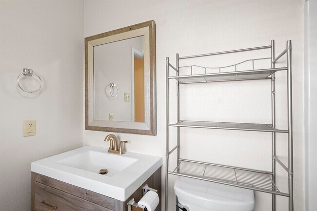 Building Photo - 100 Ramon Cardenas Dr