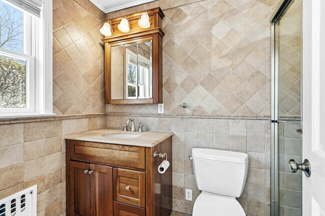 Building Photo - 317 Hornidge Rd