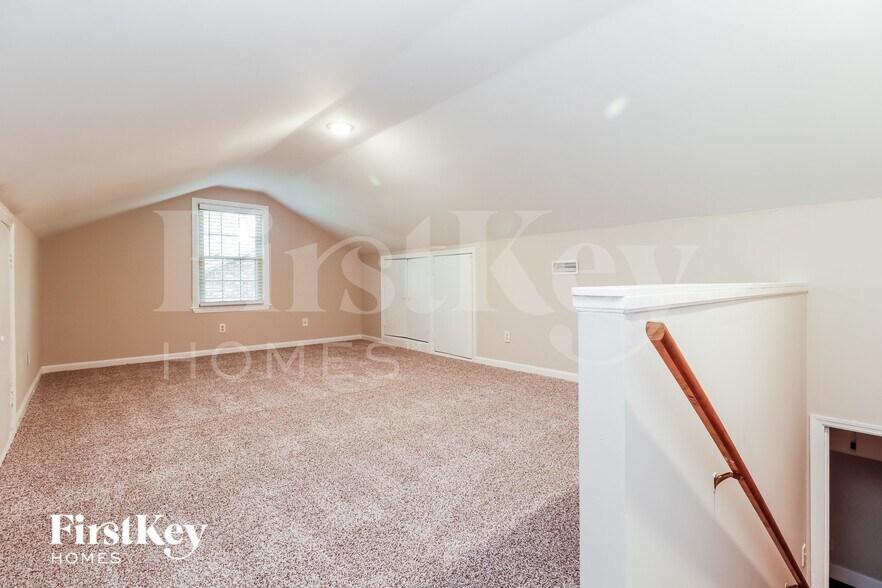Building Photo - 120 Fox Chase Dr