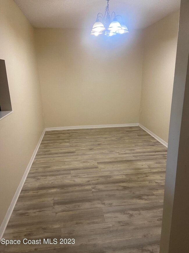 Building Photo - 290 Spring Dr