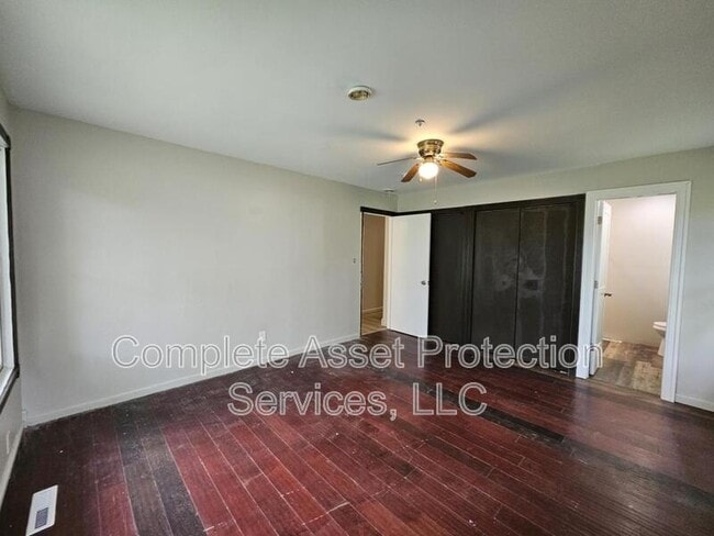 Building Photo - 8911 Park Valley Ct