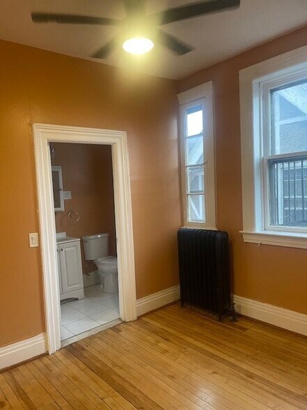 Building Photo - 579 University Ave