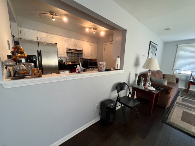 Building Photo - 183 Livingston Pl