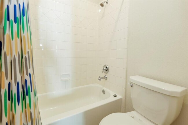 Building Photo - 40634 Guillemont Ln