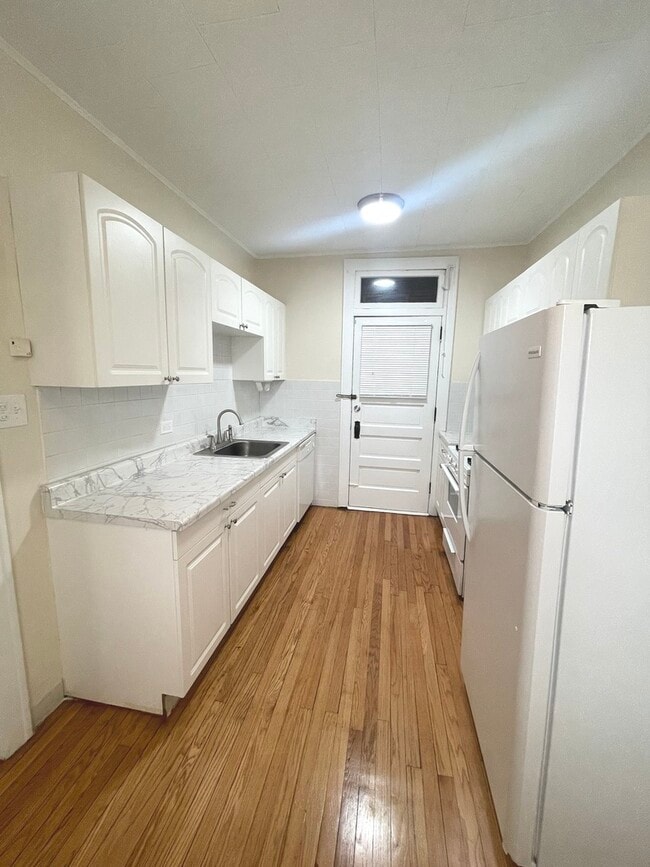 Building Photo - 4416 N Lavergne Ave