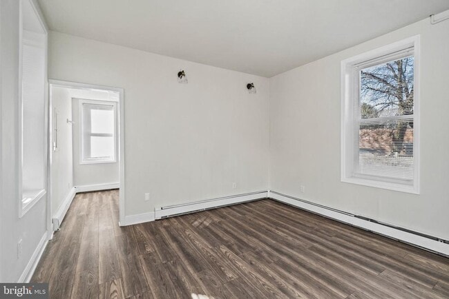 Building Photo - 148 Walnut St