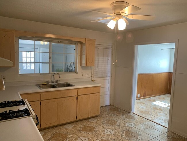 Building Photo - 1804 Wainwright Dr