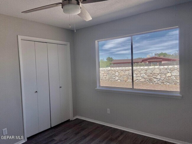 Building Photo - 6932 Escondido Dr