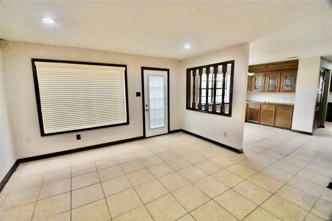 Building Photo - 2339 Walnut Ridge Dr