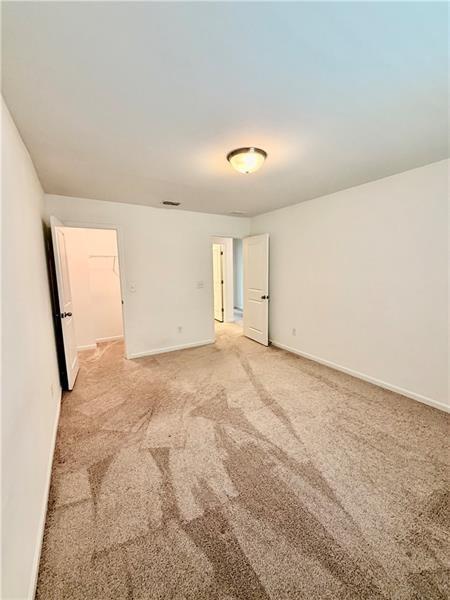 Building Photo - 215 Foxhill Dr