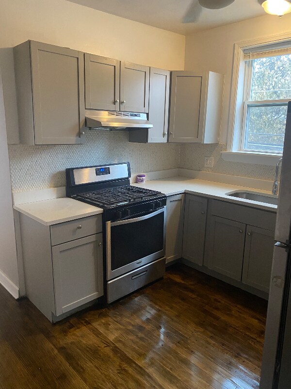 Building Photo - 10600 S Prairie Ave