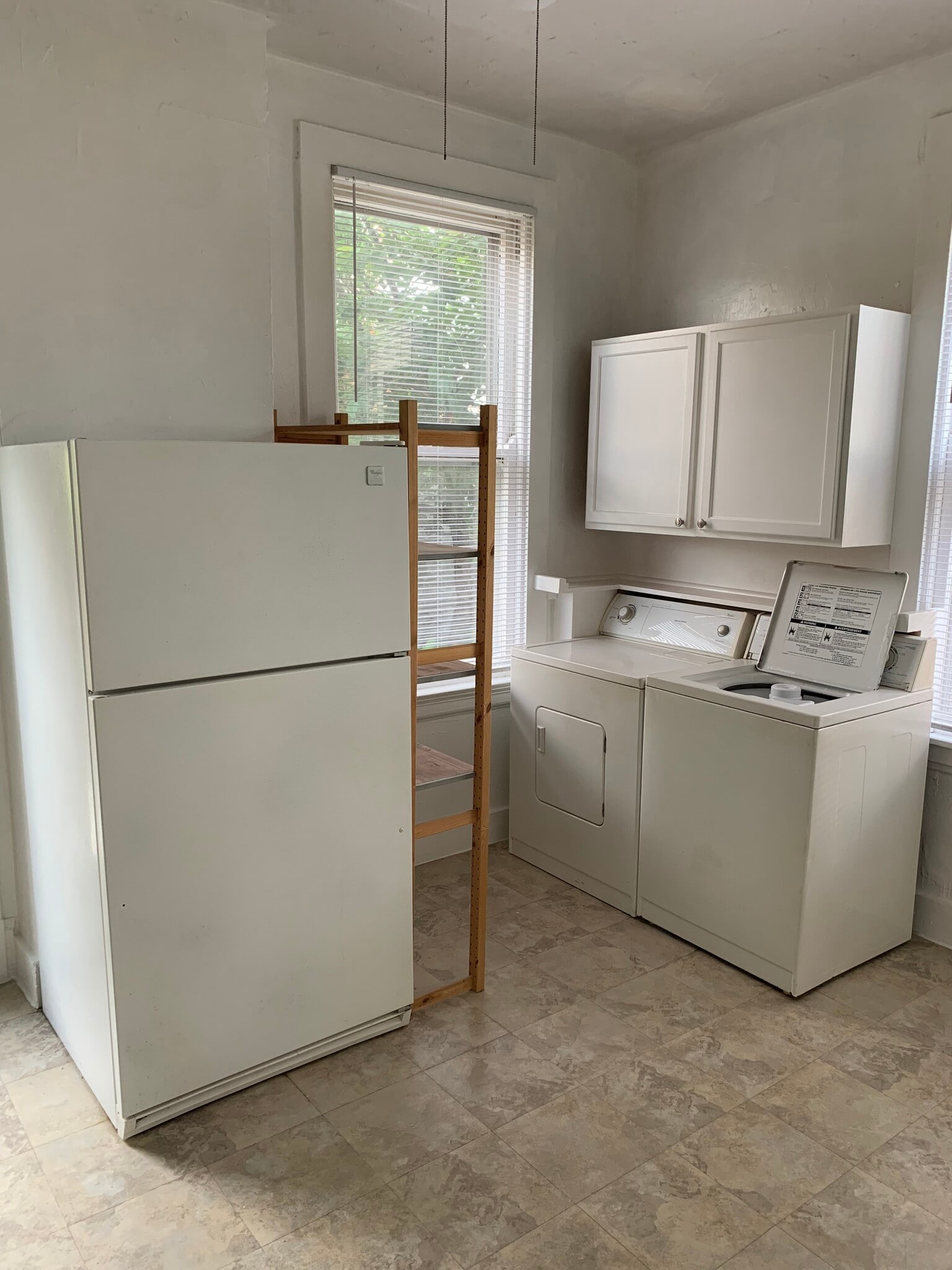 Kitchen/Laundry - 911 Putnam St