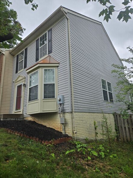 Building Photo - 6632 Granville Ct