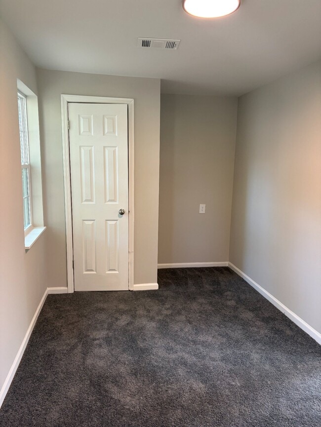Building Photo - Kentucky Duplex