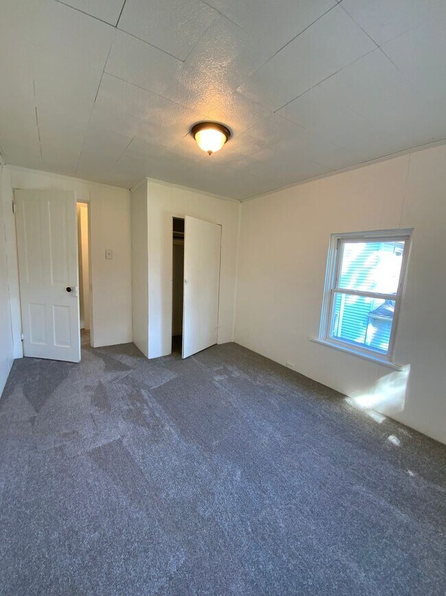 Building Photo - 3 br, 1 bath House - 111 NORTH RONKS ROAD