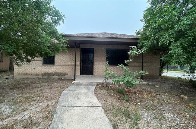 Building Photo - 129 W Falcon Ave