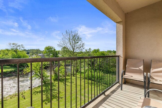 Building Photo - 1410 Hurley Dr