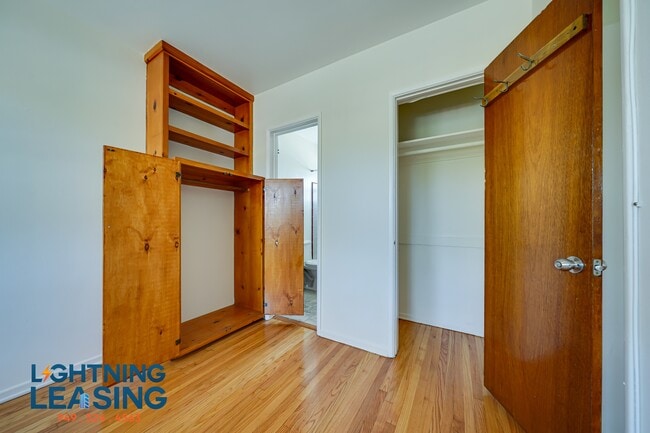 Building Photo - 6227 1/2 Craner Ave-6D