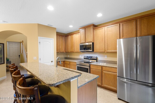 Building Photo - 746 Ventura Dr