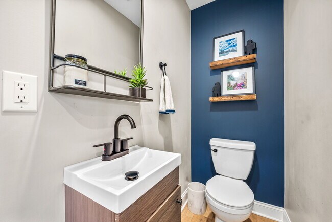 Building Photo - 330 Wright St