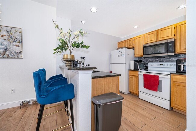 Building Photo - 4011 Venetian Bay Dr