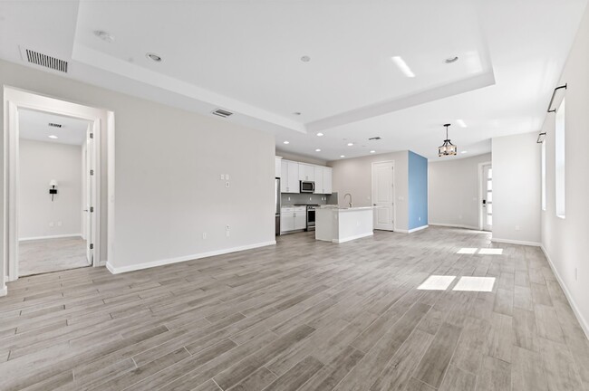 Building Photo - 11381 SW Lyra Dr.
