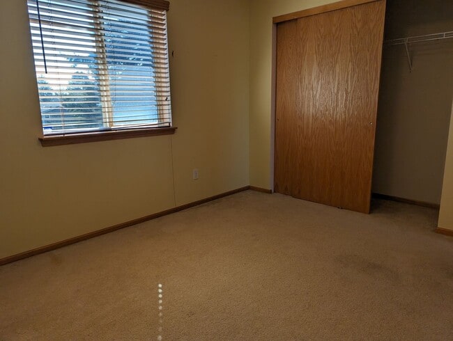 Building Photo - 1136 Homestead Dr