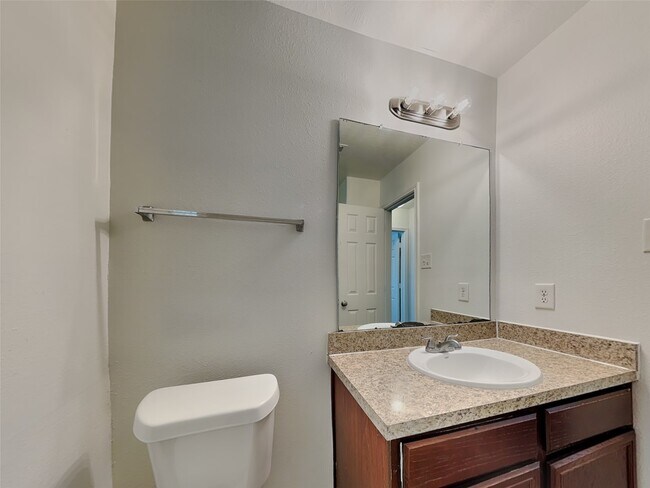 Building Photo - 2710 Bammelwood Dr