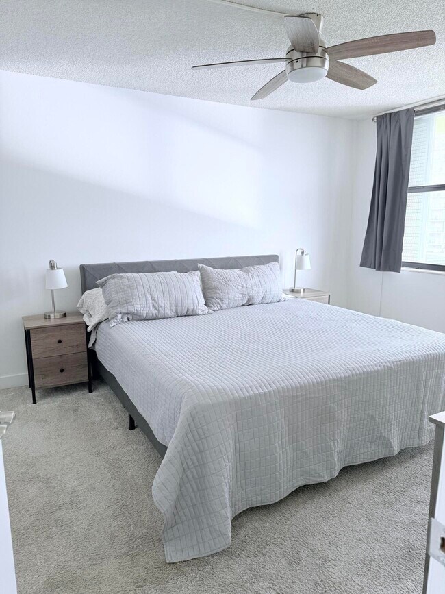 Building Photo - 801 N Ocean Blvd