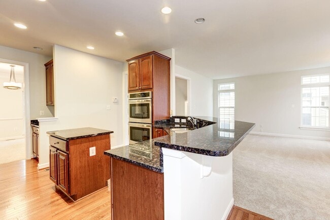 Building Photo - 2705 Mae Wade Ave