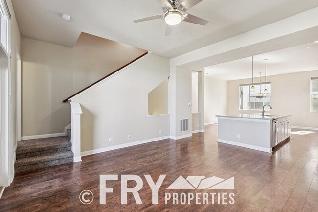Building Photo - Beautiful 3 Bedroom Townhome in Belmar