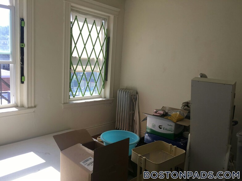 Building Photo - 1350 Commonwealth Ave