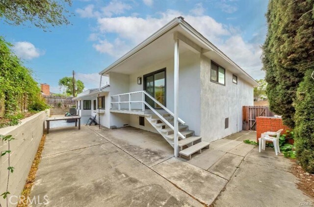 Building Photo - 804 N Lois Ln