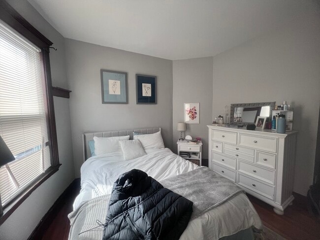 Building Photo - 181 M St