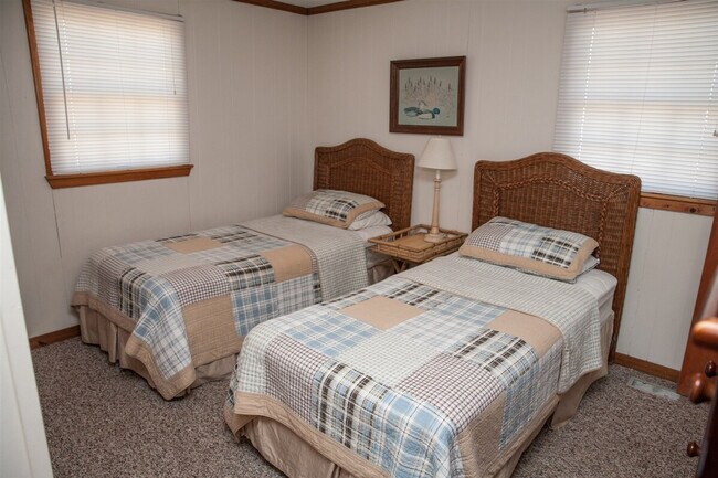 Building Photo - 40398 N Beachcomber Dr