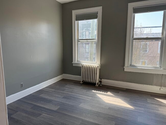 Building Photo - 132 43rd St