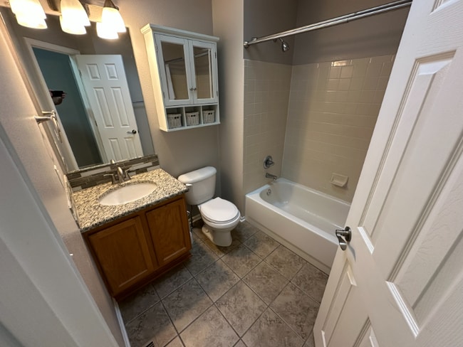 Building Photo - 9491 Cove Creek Dr