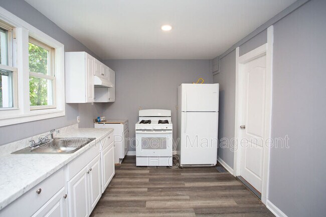 Building Photo - 200 Cooper St