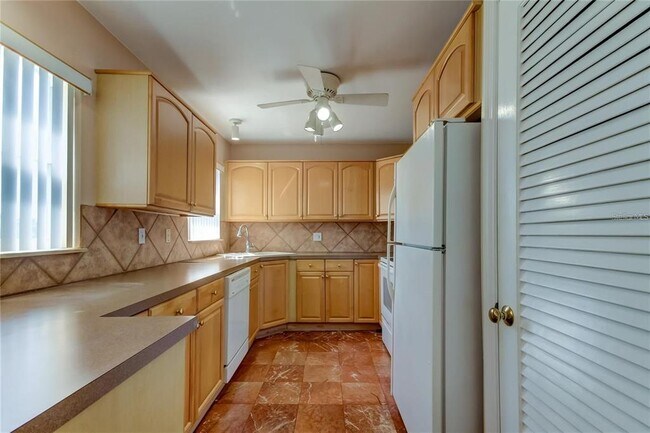 Building Photo - 6363 Gulf Winds Dr