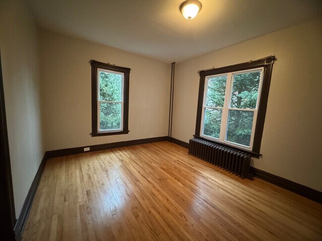 Building Photo - 9612 Bowman St