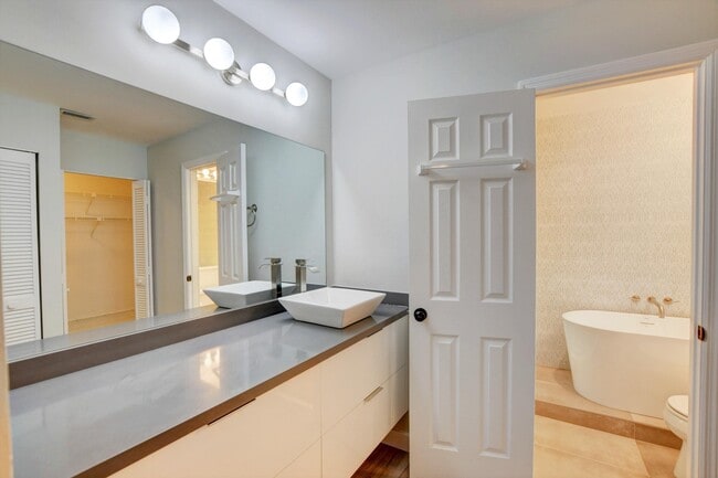 Building Photo - 9268 Sable Ridge Cir