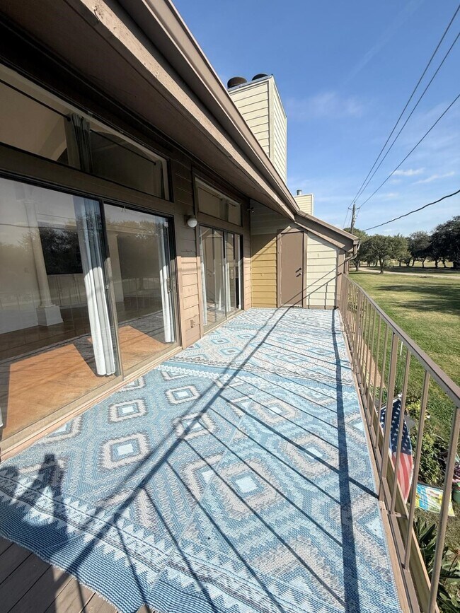 Building Photo - 8287 Sands Point Dr